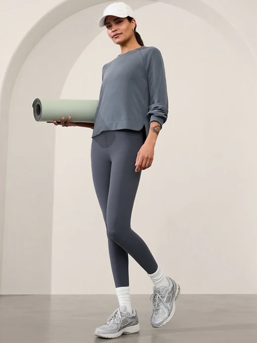 Athleta Seasoft Crewneck Sweatshirt Size Small